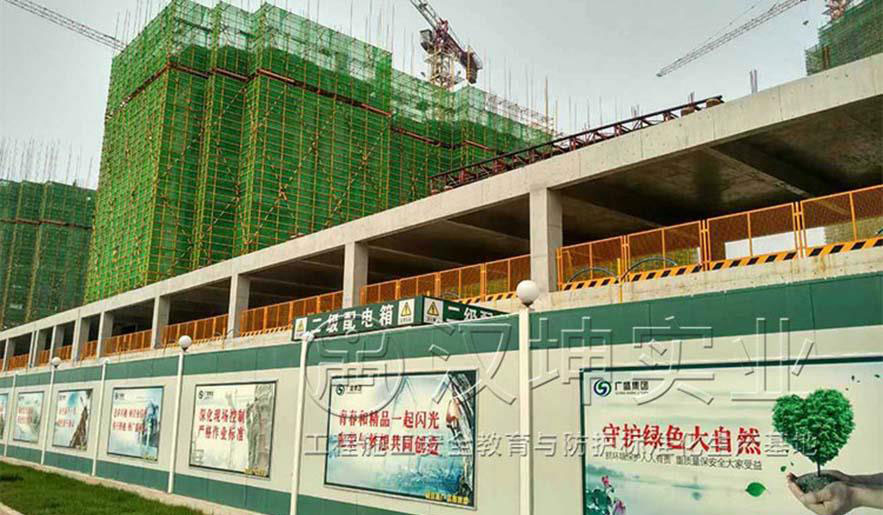 汉坤实业临边护栏项目现场安装效果